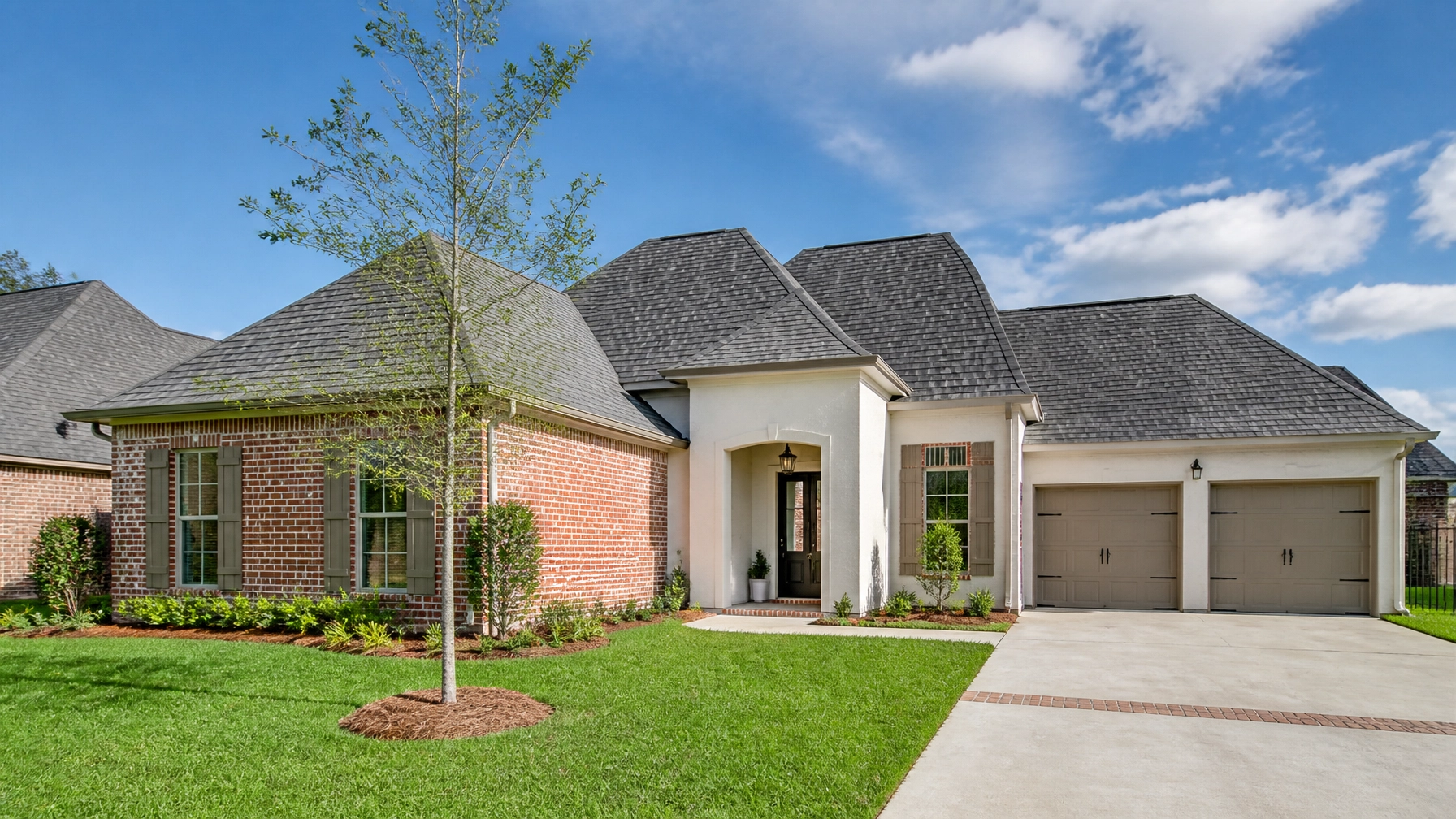 DIY vs. Pro Roof Replacement in Lafayette, LA: What Homeowners Need to Know
