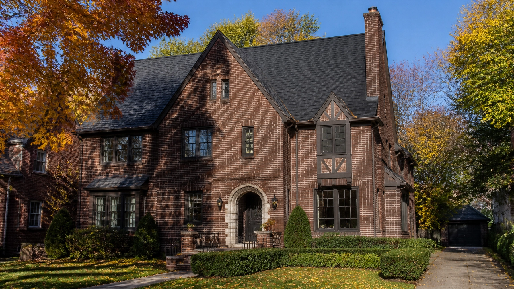 Architectural Shingles vs. Standing Seam Metal Roofing: The 2026 Detroit MI Motor City Material Showdown