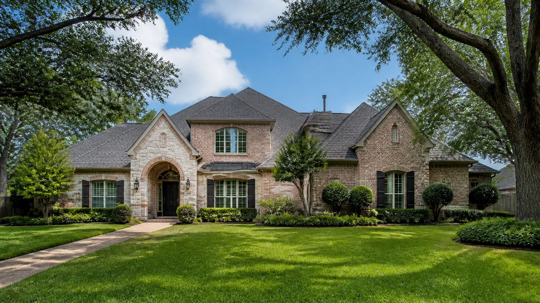 7 Mistakes Houston Homeowners Make with Storm Chasers (and How to Fix Them)
