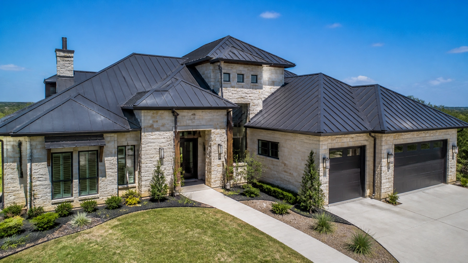Architectural Shingles vs. Metal Roofing: The 2026 San Antonio TX Material Showdown