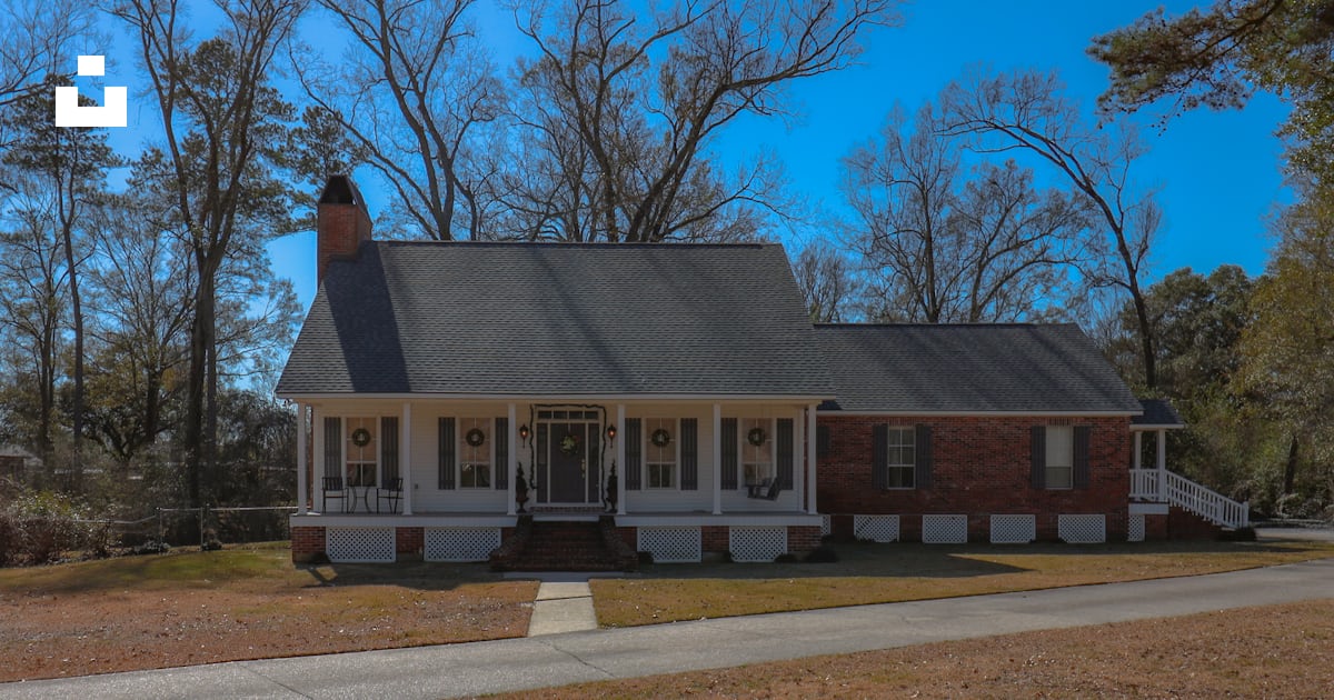 Daily FAQ Blitz – Slot 2: Roof Replacement FAQs for Baton Rouge, LA Homeowners (2026)